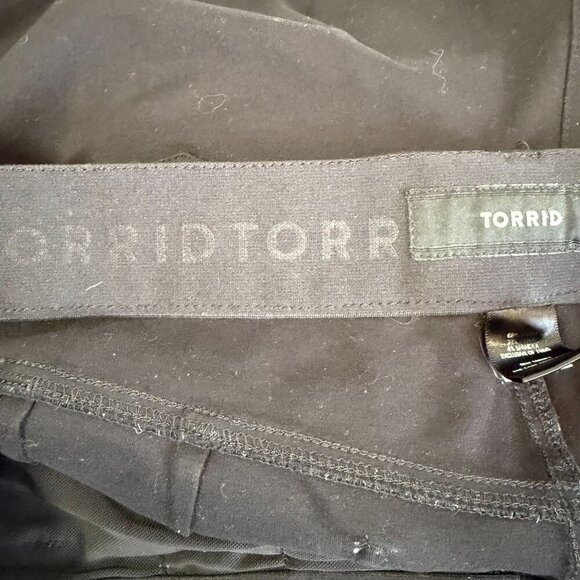 Torrid Womens Black Ponte Shorts Plus Size 24 No Slip Waistband Flat Front - Picture 6 of 9